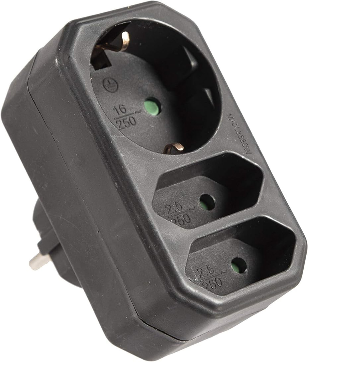 enchufe de conversión alemán recto, transforma fácilmente 1 enchufe en 3. Ideal para viajes y en casa. Completo, práctico y seguro para tus dispositivos. ¡Conéctate sin complicaciones!